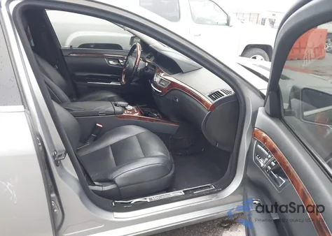 2013 Mercedes-Benz S 550 4Matic z USA, uszkodzony, nr VIN WDDNG9EB3DA533871